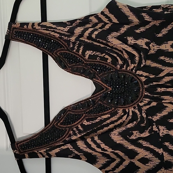 Long geometric beaded front dress - Picture 2 of 6